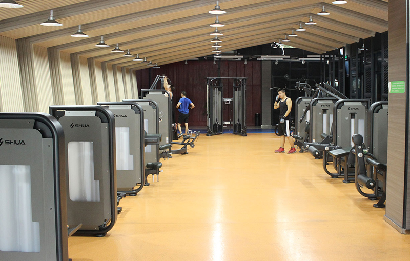 健身房器材