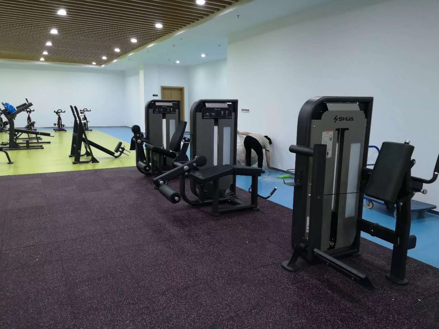 单位健身房器材